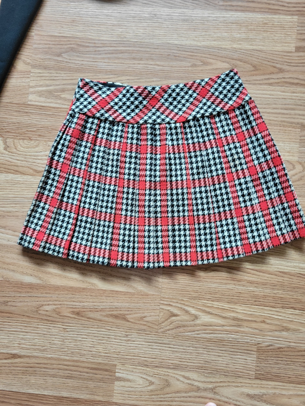 Red Plaid Pleated Mini Skirt with Houndstooth Detail